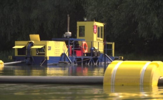 Cleaning of the Southern Bug in Vinnitsa started from the place of water intake.