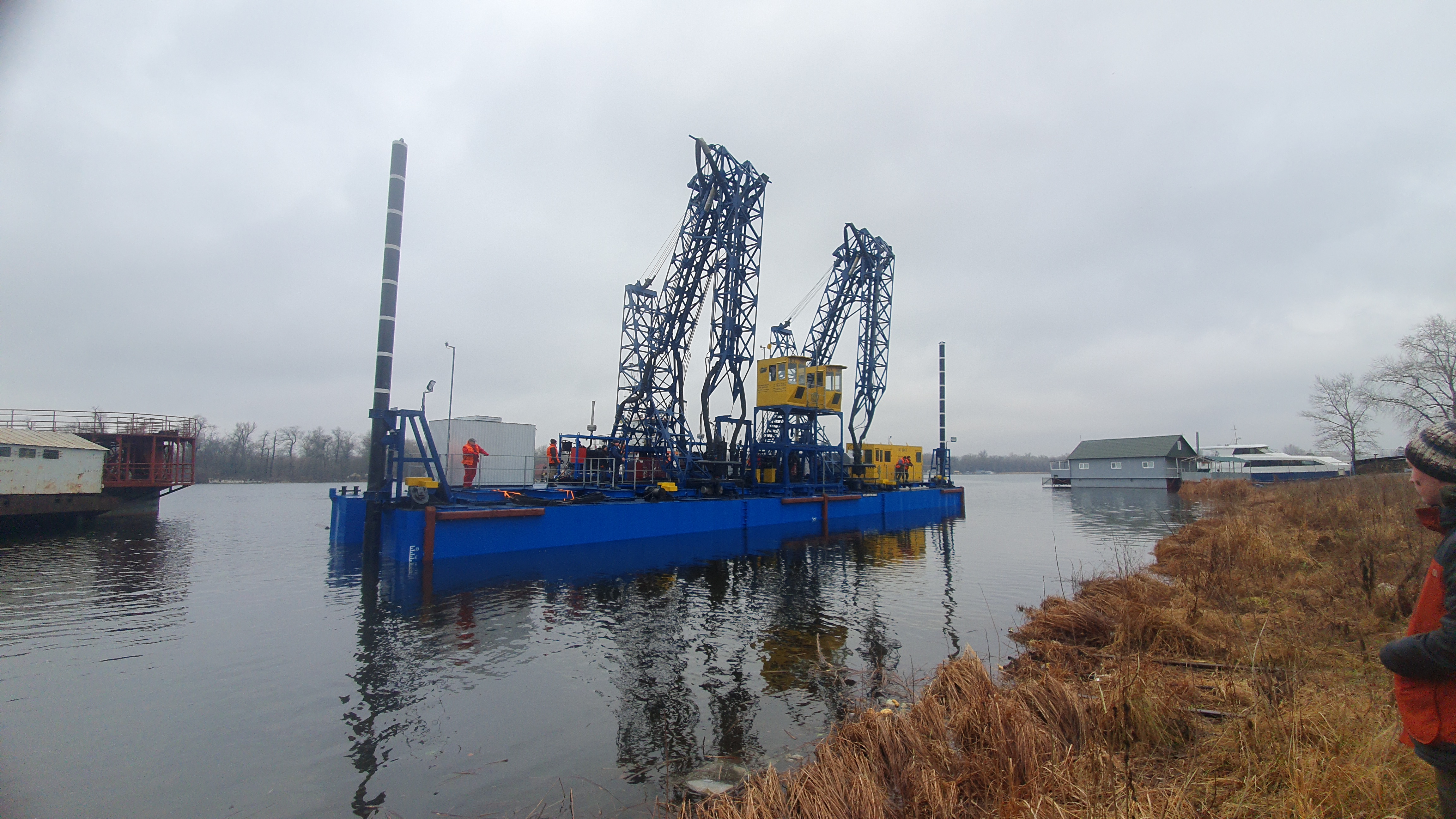 barge unloading dredger HCC GV 1600, Ukraine, VVV-Spetstekhnika