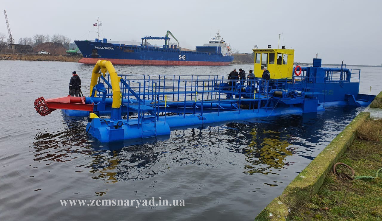  Dredger HCC 800 40 F GR produced by VVV-Spetstekhnika, Kherson work in Latvia