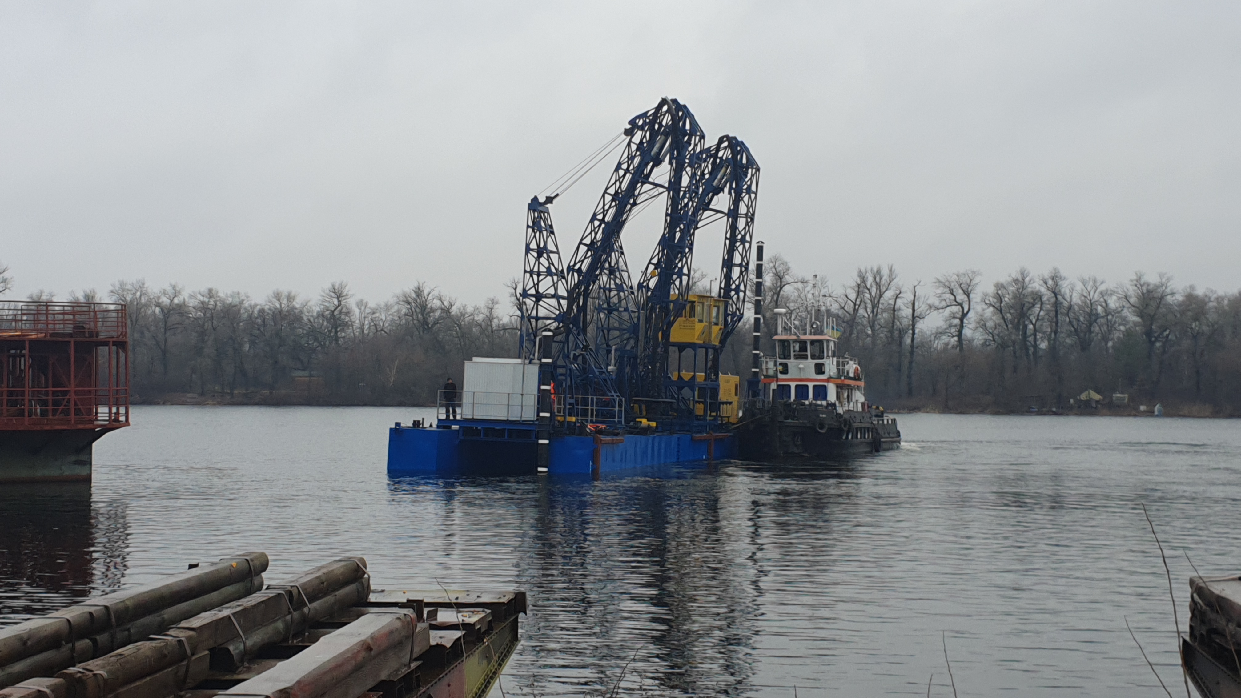 barge unloading dredger HCC GV 1600, Ukraine, VVV-Spetstekhnika